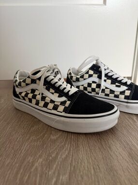 Vans Checkerboard Old Skool Sneakers - Black & White Men 8.0 Women 9.5